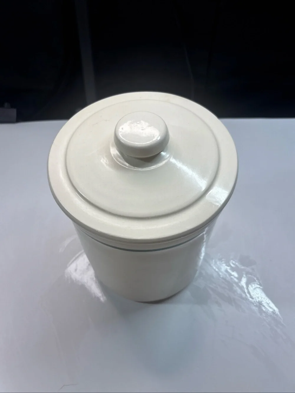 Vintage Crock Shop Apple and Ivy Pottery Cookie Jar Santa Ana California